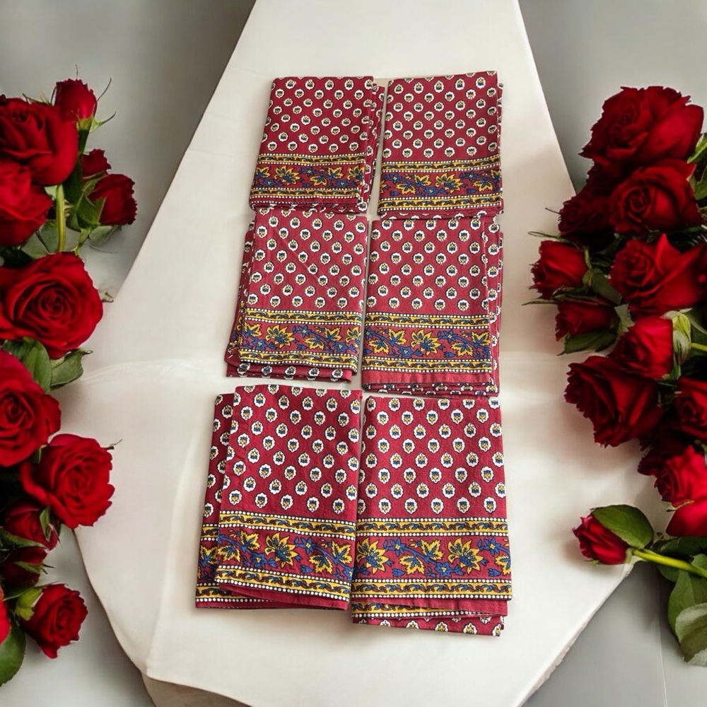 Set of 6 Napkins Cloth Table Linens Printed Abstract Floral Leaf Design Red